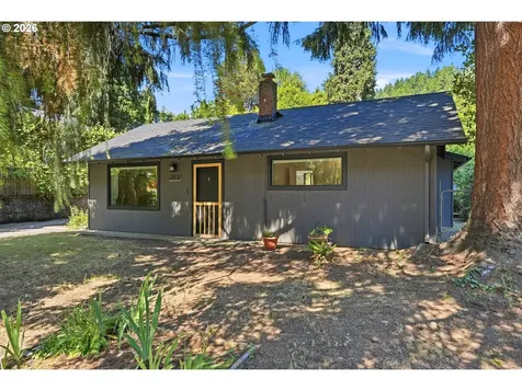2832 NE Fremont Drive Portland OR 97220