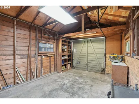 2832 NE Fremont Drive Portland OR 97220