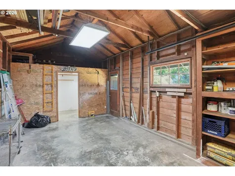 2832 NE Fremont Drive Portland OR 97220