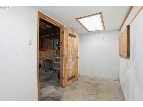 2832 NE Fremont Drive Portland OR 97220