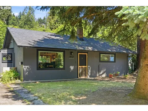 2832 NE Fremont Drive Portland OR 97220
