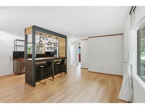2832 NE Fremont Drive Portland OR 97220