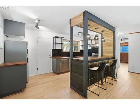 2832 NE Fremont Drive Portland OR 97220