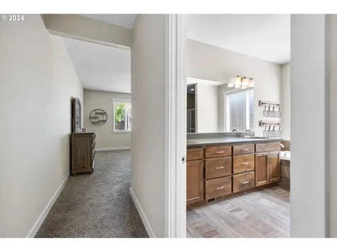 12506 Nw 31st Avenue Vancouver WA 98685