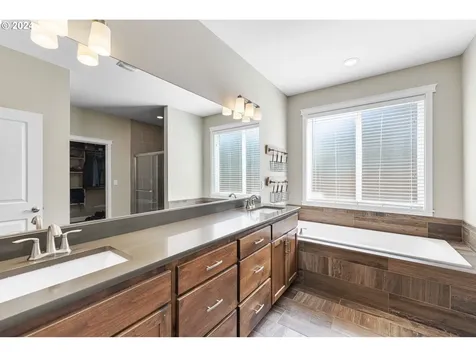 12506 Nw 31st Avenue Vancouver WA 98685