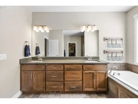 12506 Nw 31st Avenue Vancouver WA 98685
