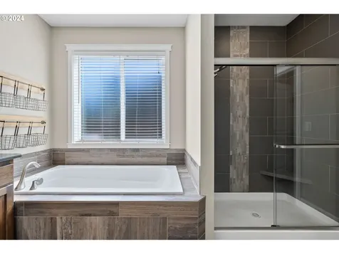 12506 Nw 31st Avenue Vancouver WA 98685