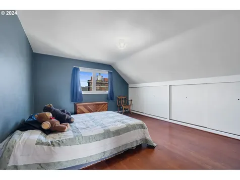 2402 7th Street Tillamook OR 97141