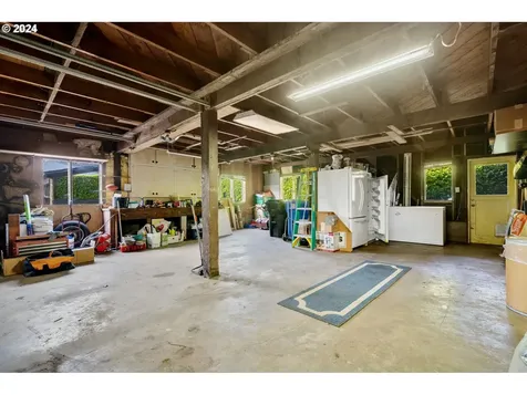 2402 7th Street Tillamook OR 97141