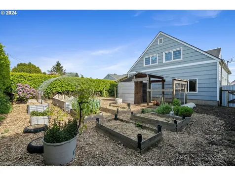 2402 7th Street Tillamook OR 97141