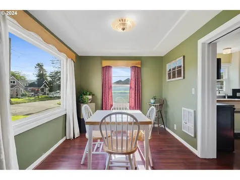 2402 7th Street Tillamook OR 97141