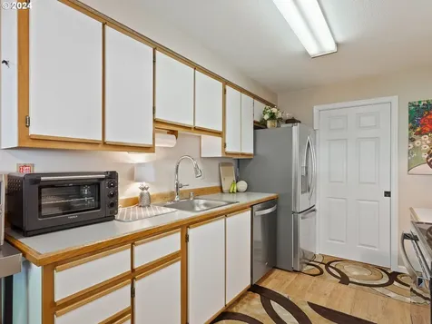 4011 Plomondon Street Vancouver WA 98661