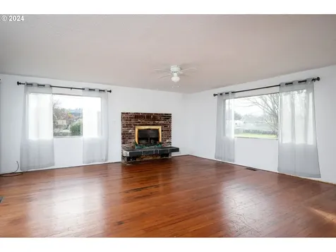 92244 Nowlans Drive Astoria OR 97103
