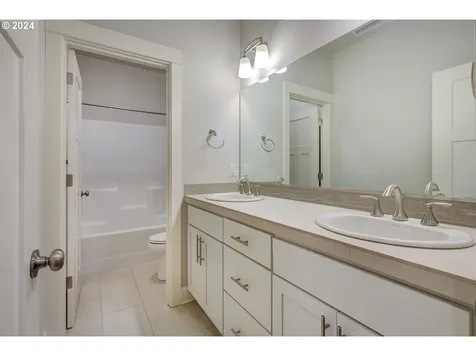 1615 S 47th Place Ridgefield WA 98642