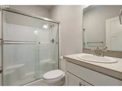 1615 S 47th Place Ridgefield WA 98642