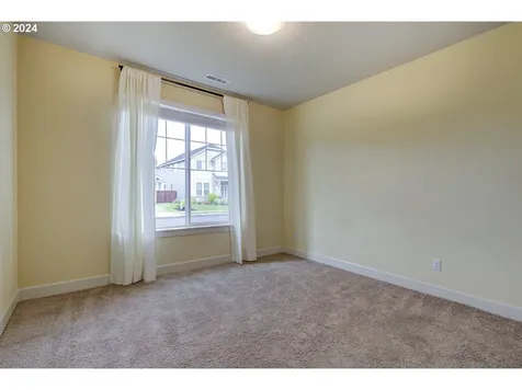 1615 S 47th Place Ridgefield WA 98642