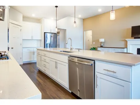 1615 S 47th Place Ridgefield WA 98642