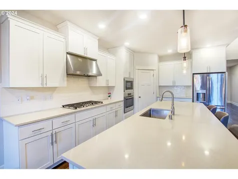 1615 S 47th Place Ridgefield WA 98642