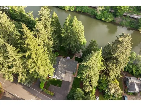 6210 Childs Road Lake Oswego OR 97035