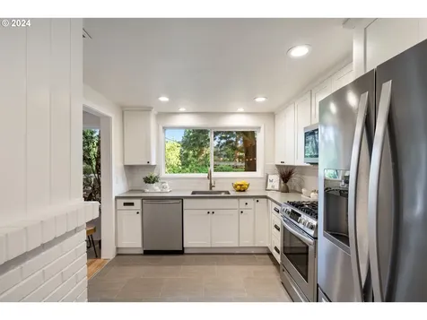 6210 Childs Road Lake Oswego OR 97035