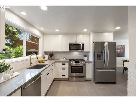 6210 Childs Road Lake Oswego OR 97035