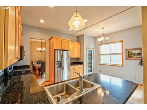 680 N R Street Washougal WA 98671