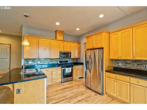 680 N R Street Washougal WA 98671