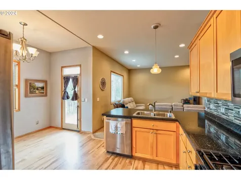 680 N R Street Washougal WA 98671
