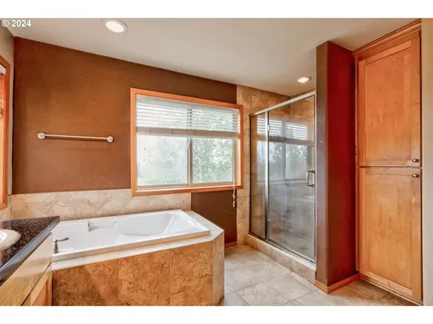 680 N R Street Washougal WA 98671