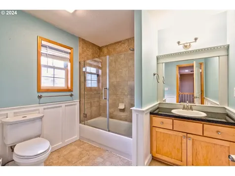 680 N R Street Washougal WA 98671