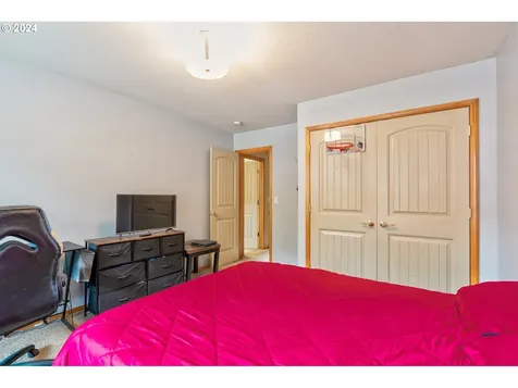 680 N R Street Washougal WA 98671