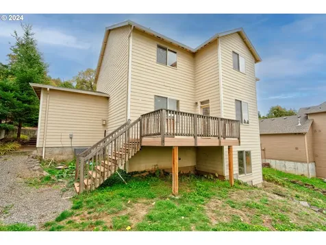 680 N R Street Washougal WA 98671