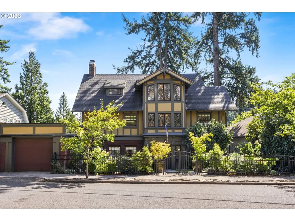 2911 Sw Fairview Boulevard Portland OR 97205