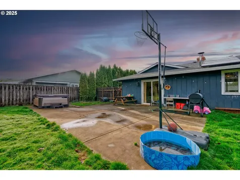 1189 Josephine Street Oregon City OR 97045