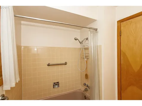 421 NW 69th Street Vancouver WA 98665
