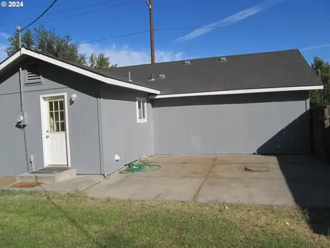 1890 E Hooker Road Hermiston OR 97838