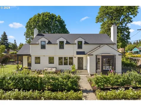 5220 Ne Roselawn Street Portland OR 97218