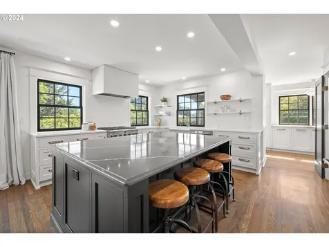5220 Ne Roselawn Street Portland OR 97218