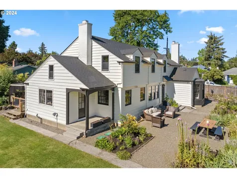 5220 Ne Roselawn Street Portland OR 97218