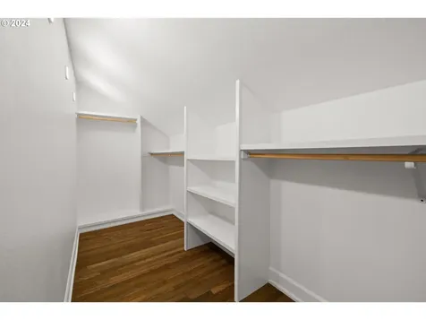 5220 Ne Roselawn Street Portland OR 97218
