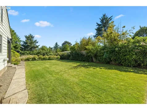 5220 Ne Roselawn Street Portland OR 97218