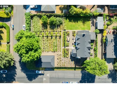5220 Ne Roselawn Street Portland OR 97218