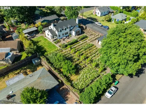 5220 Ne Roselawn Street Portland OR 97218