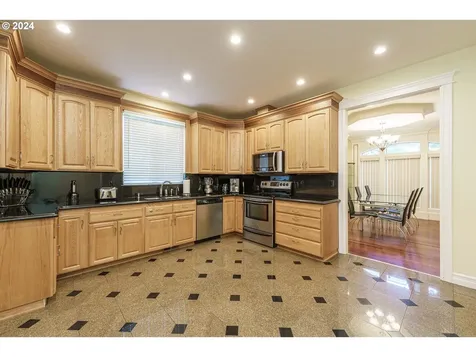 7545 Sw 91st Avenue Portland OR 97223