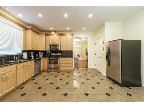 7545 Sw 91st Avenue Portland OR 97223