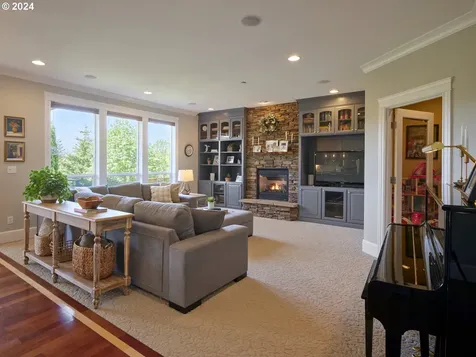 3637 Ne Ione Street Camas WA 98607