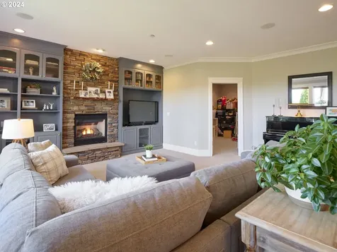 3637 Ne Ione Street Camas WA 98607