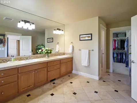 3637 Ne Ione Street Camas WA 98607
