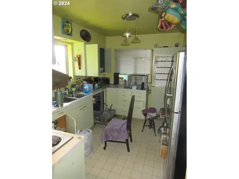 4832 Ne Simpson Street Portland OR 97218