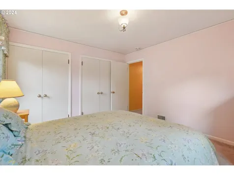 1031 SE 56th Avenue Portland OR 97215